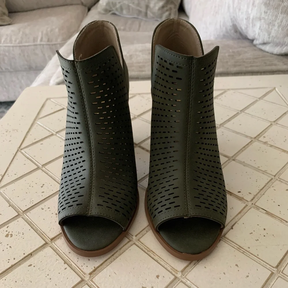 Booties - Picture 3 of 4